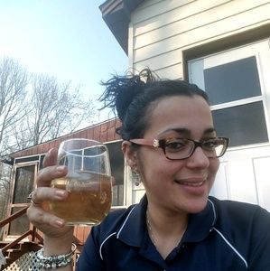 Meet your Posher, Pamela